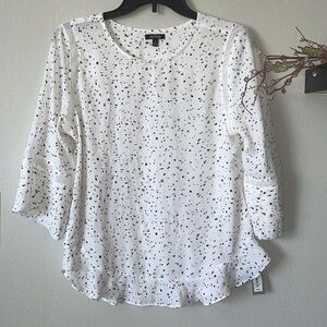 Apt 9 Blouse size Small. White with speckled design and ruffle hem New with tags
